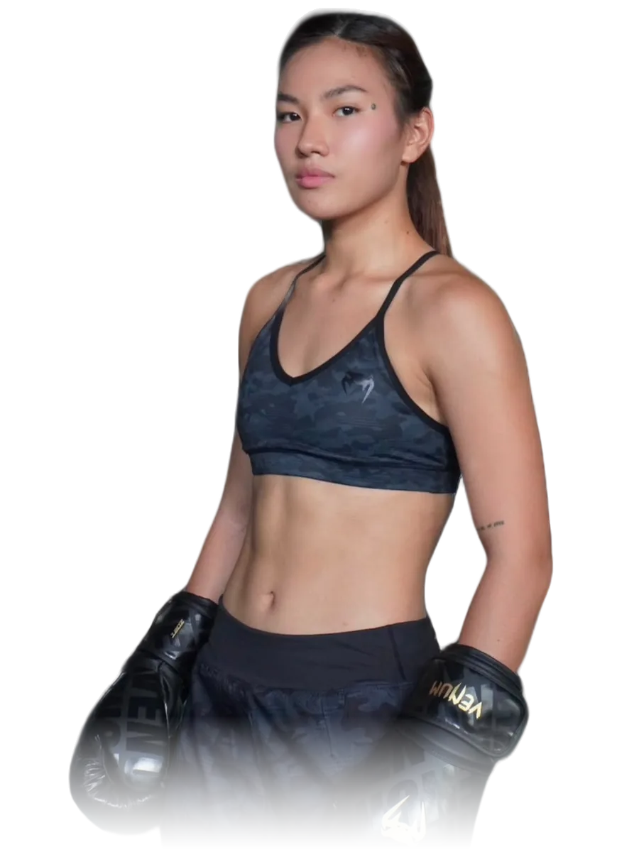 Kylie Mallari, มุมน้ำเงิน